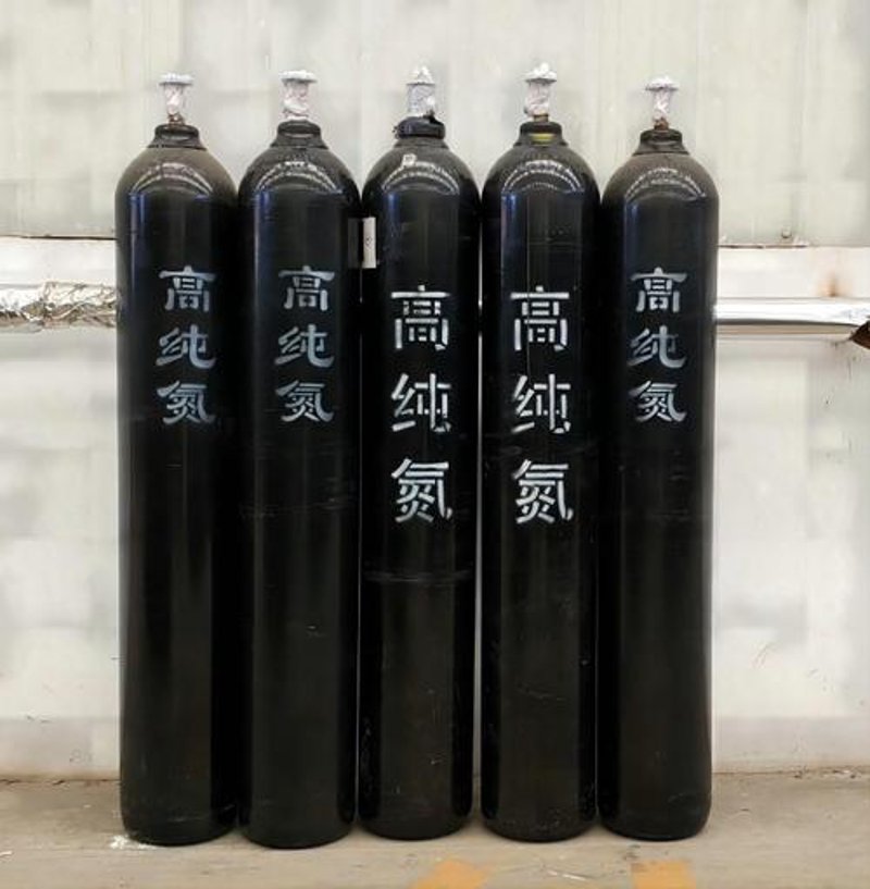 高纯氧气在现代工业中扮演着重要角色，特别是在医疗和化工领域。本文将通过案例解读的方式，深入探讨如何正确使用高纯氧气及其优势。